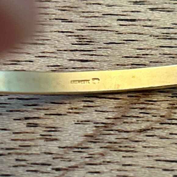 Krementz dainty thin gold tone bangle vintage bracelet - Picture 5 of 5